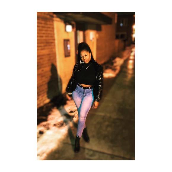 Meet your Posher, Carrisaa - Picture 1 of 1